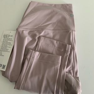 Lululemon Wunder Under HR